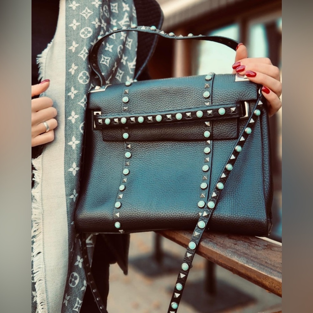 Authentic VALENTINO ROLLING ROCKSTUD MEDIUM SATCHEL BAG